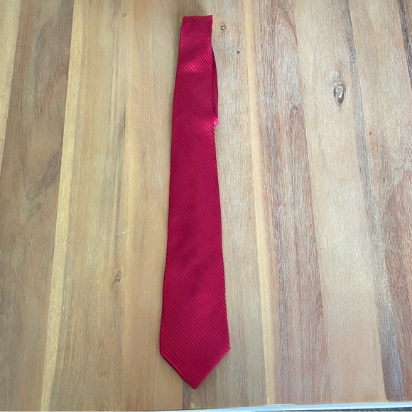 Men's Red Covington Silk Formal Tie - Picture 2 of 10